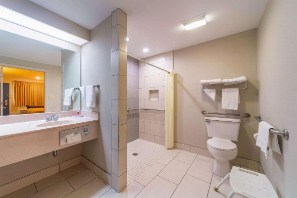 Econo Lodge Laurel image 20