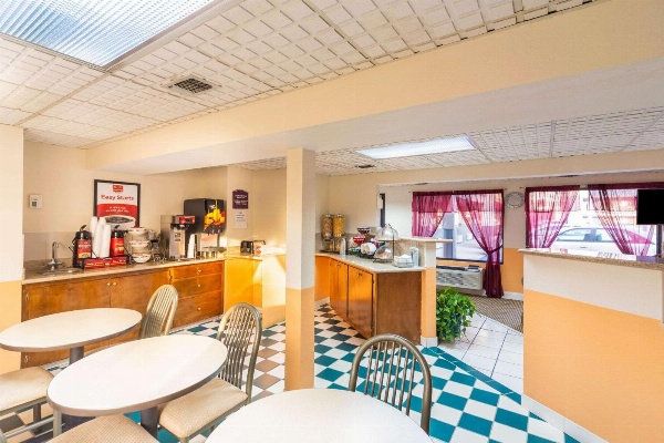 Econo Lodge Laurel image 7